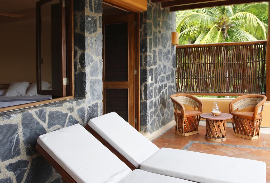 Hotel Casa Don Francisco Ixtapa  Bagian luar foto