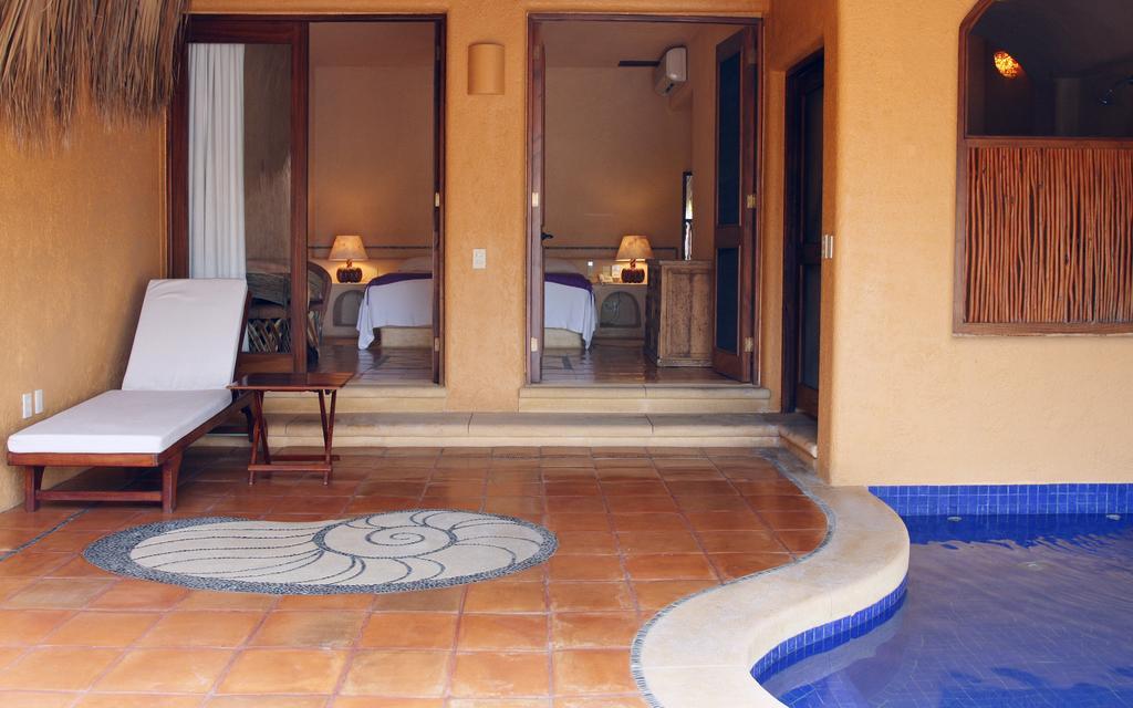 Hotel Casa Don Francisco Ixtapa  Bagian luar foto