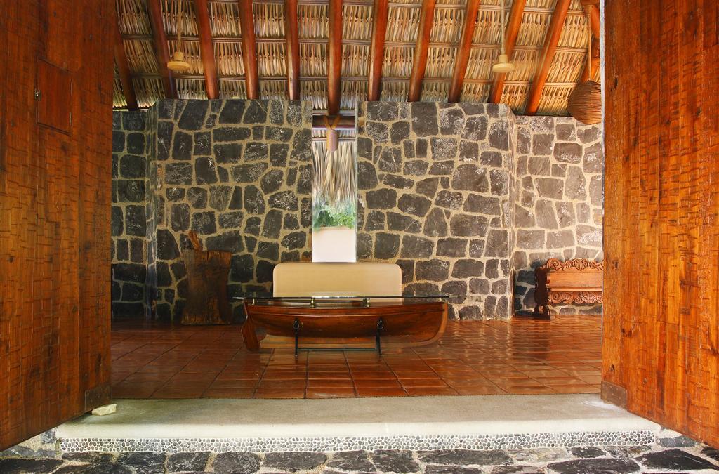 Hotel Casa Don Francisco Ixtapa  Bagian luar foto