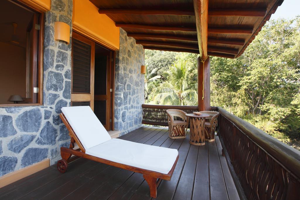 Hotel Casa Don Francisco Ixtapa  Bagian luar foto