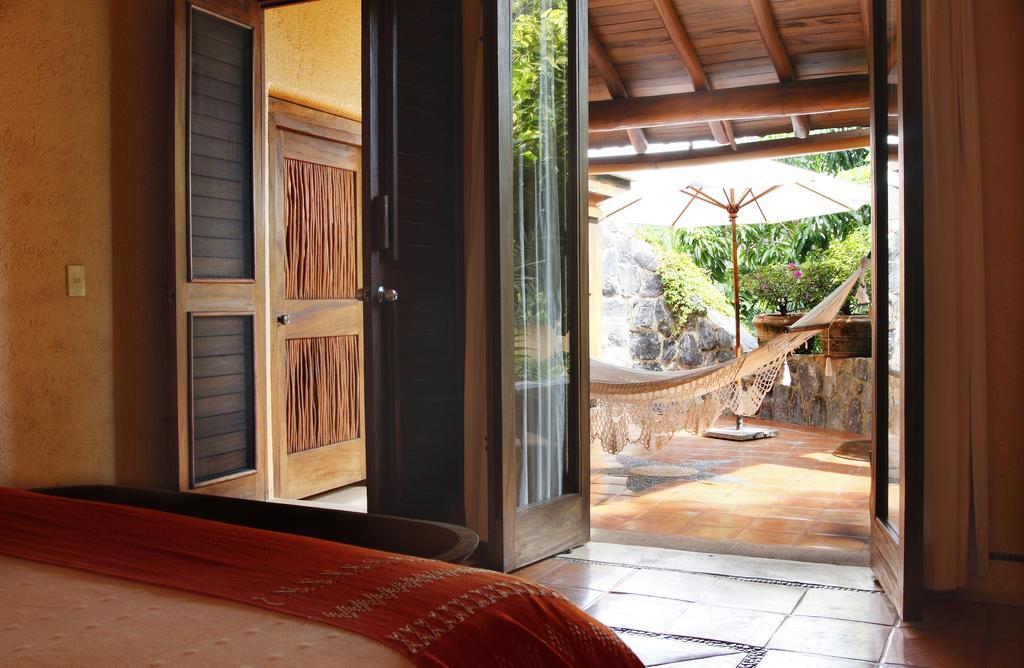 Hotel Casa Don Francisco Ixtapa  Bagian luar foto