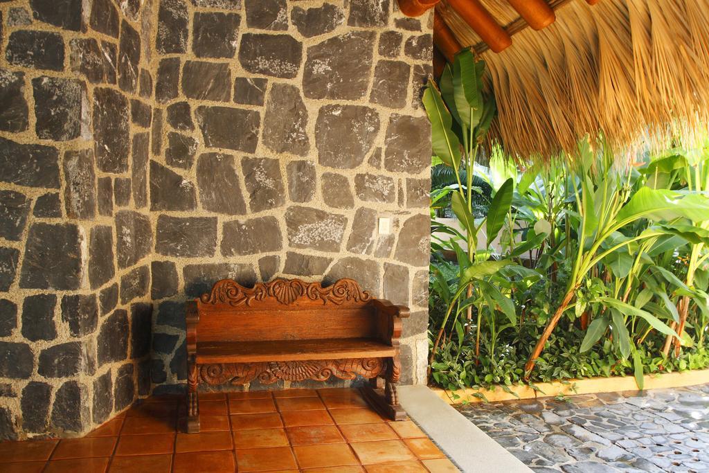 Hotel Casa Don Francisco Ixtapa  Bagian luar foto