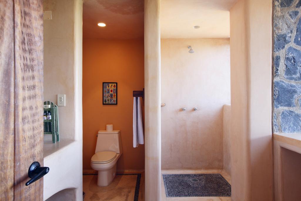 Hotel Casa Don Francisco Ixtapa  Bagian luar foto