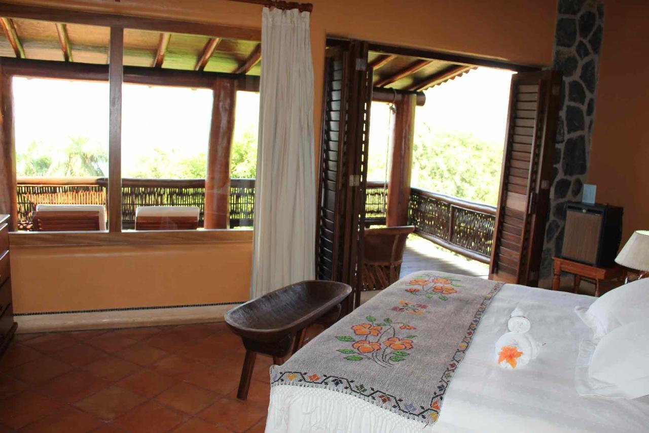 Hotel Casa Don Francisco Ixtapa  Bagian luar foto